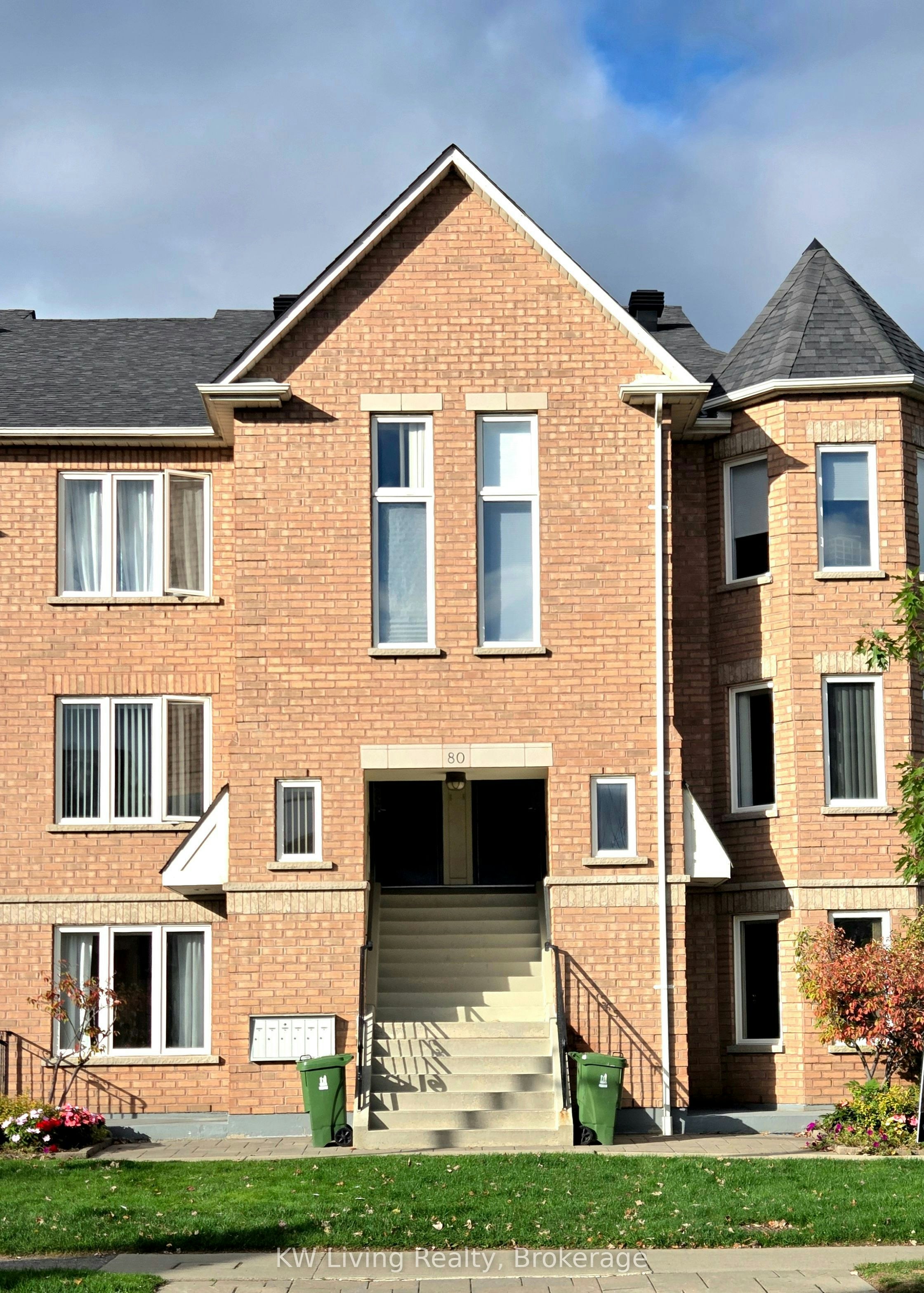 101-80 Aerodrome Crescent, Toronto, ON, M4G 4J1