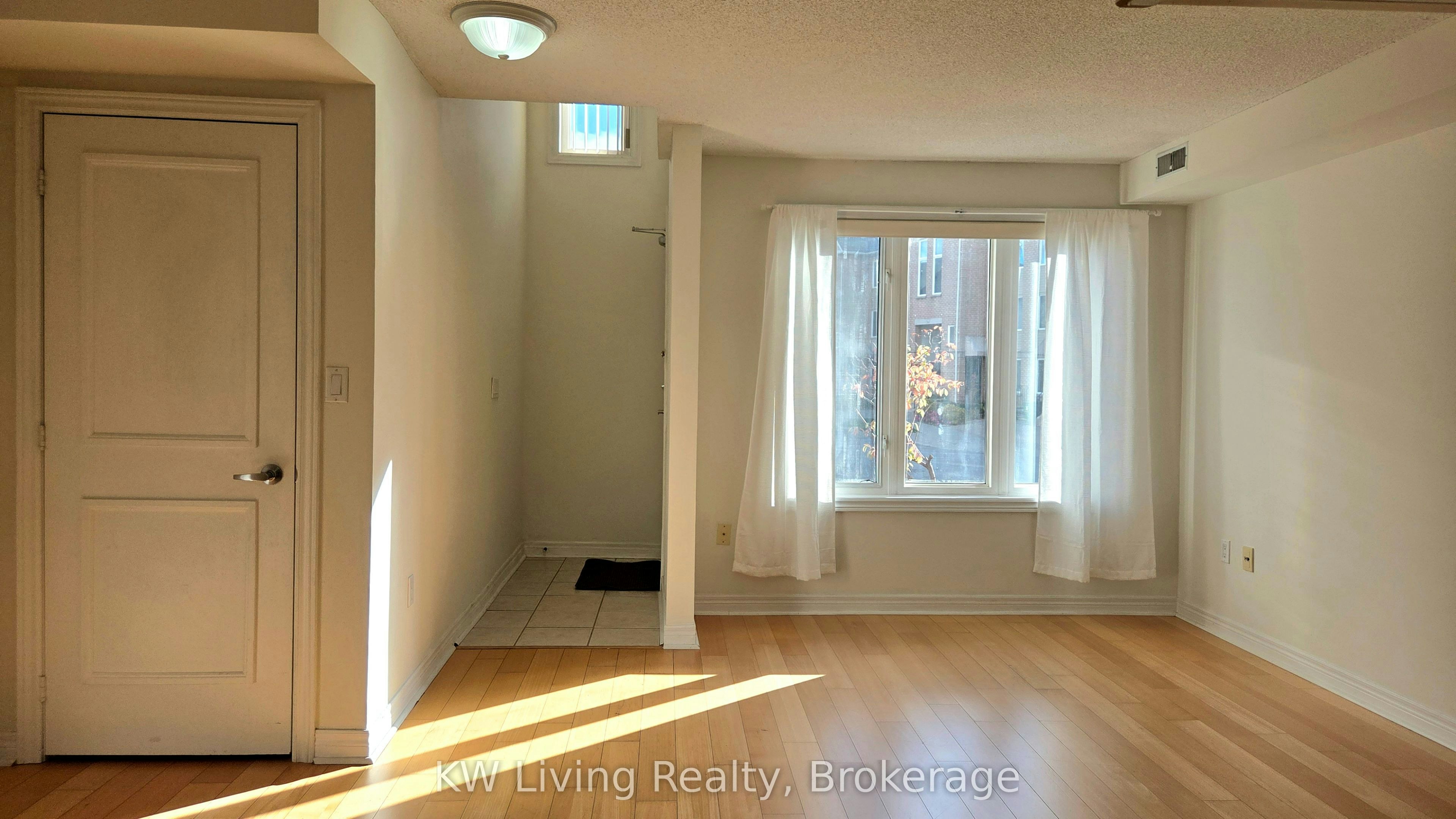 101-80 Aerodrome Crescent, Toronto, ON, M4G 4J1 - 6