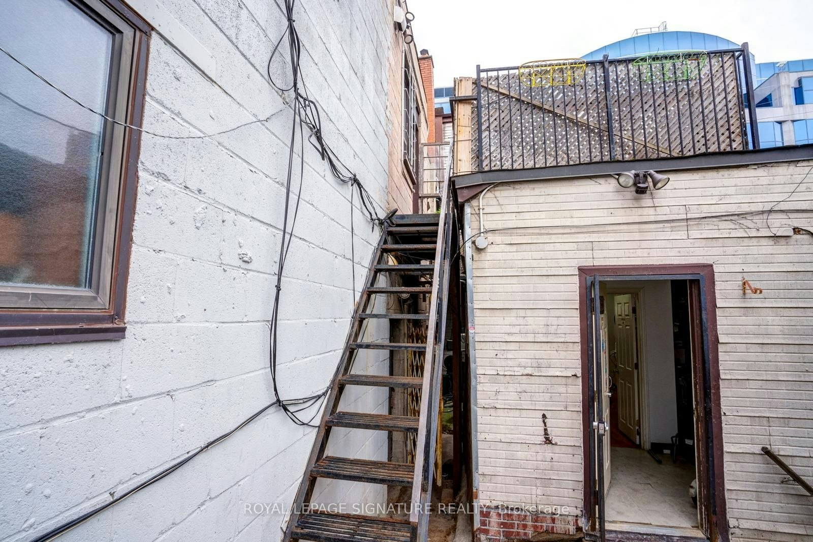Upper/Rear-926 King Street W, Toronto, ON, M5V 1P5 - 9