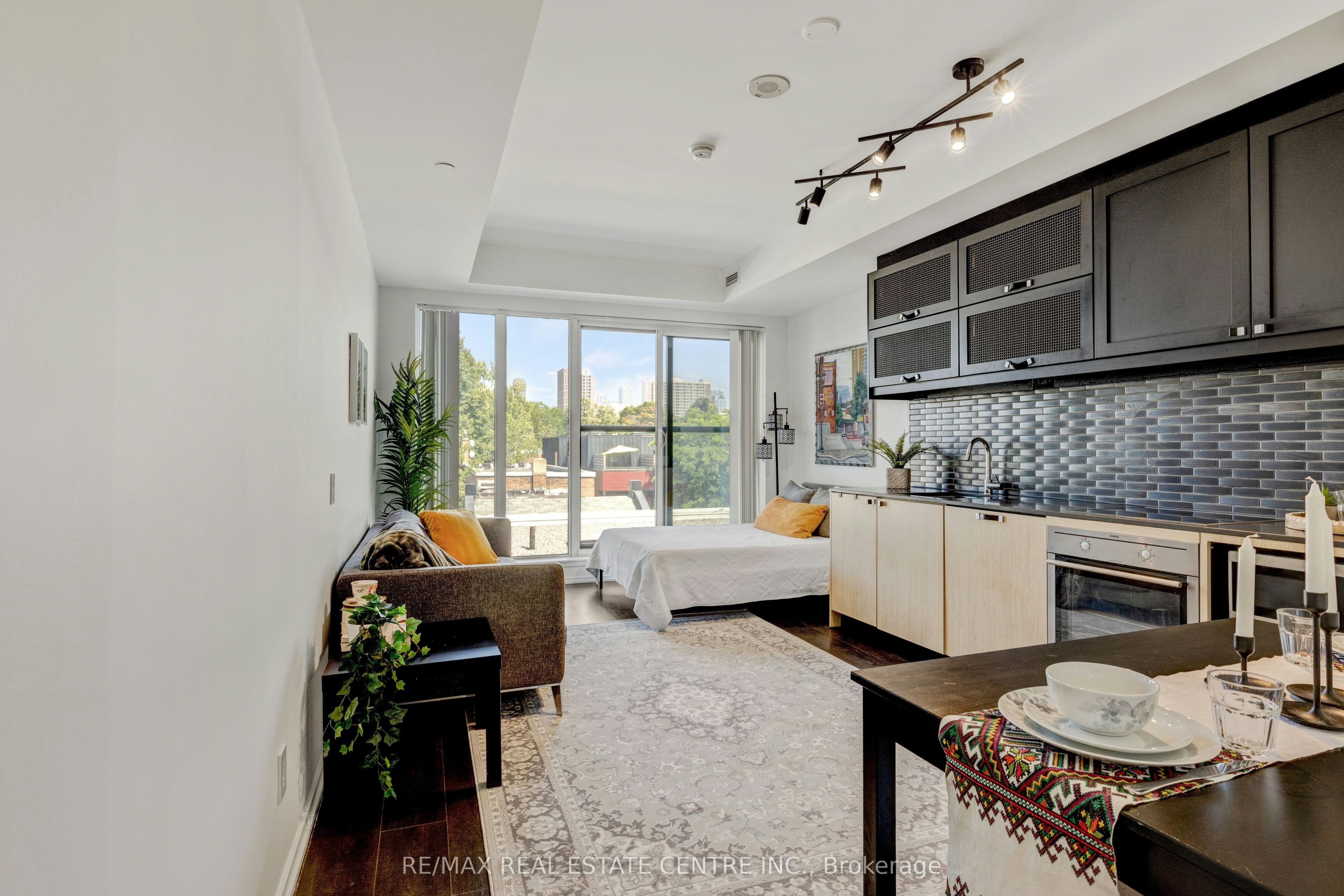 308-783 Bathurst Street, Toronto, ON, M5S 0A8