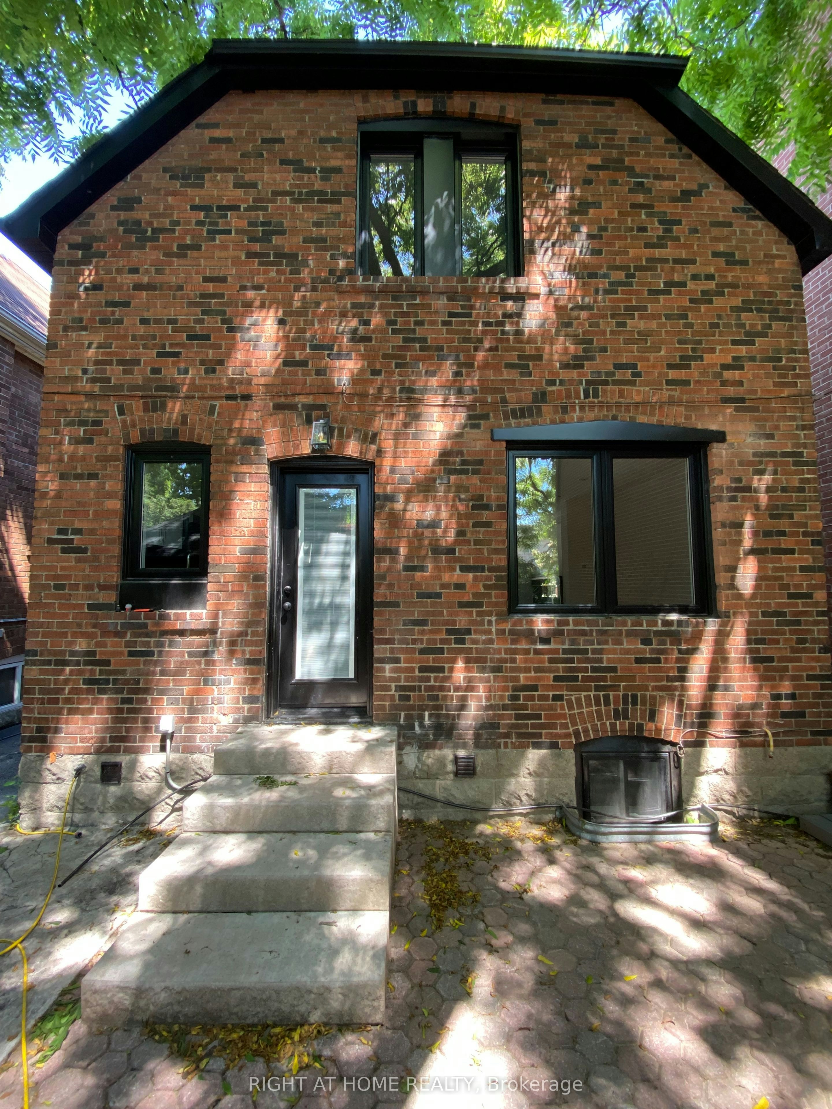 611 Hillsdale Avenue E, Toronto, ON, M4S 1V1 - 32