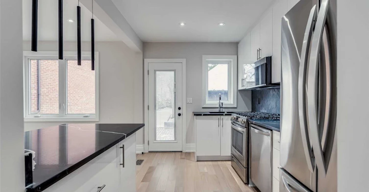 611 Hillsdale Avenue E, Toronto, ON, M4S 1V1 - 9