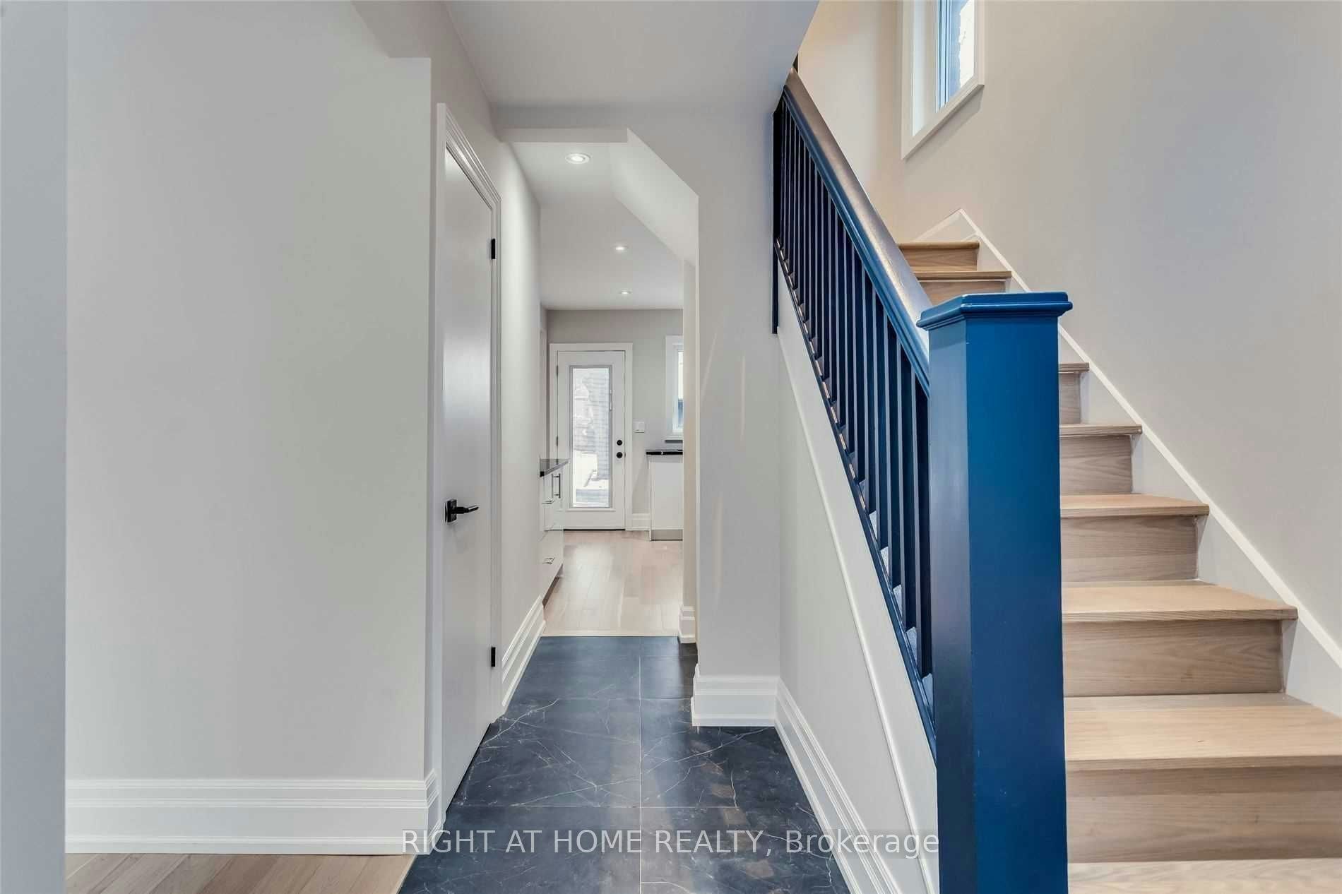 611 Hillsdale Avenue E, Toronto, ON, M4S 1V1 - 3