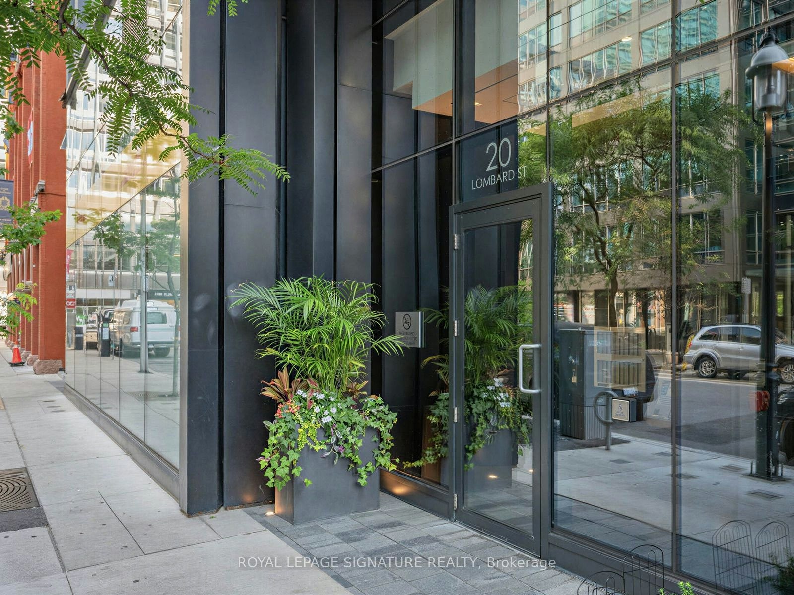 3707-20 Lombard Street, Toronto, ON, M5C 1M1 - 2
