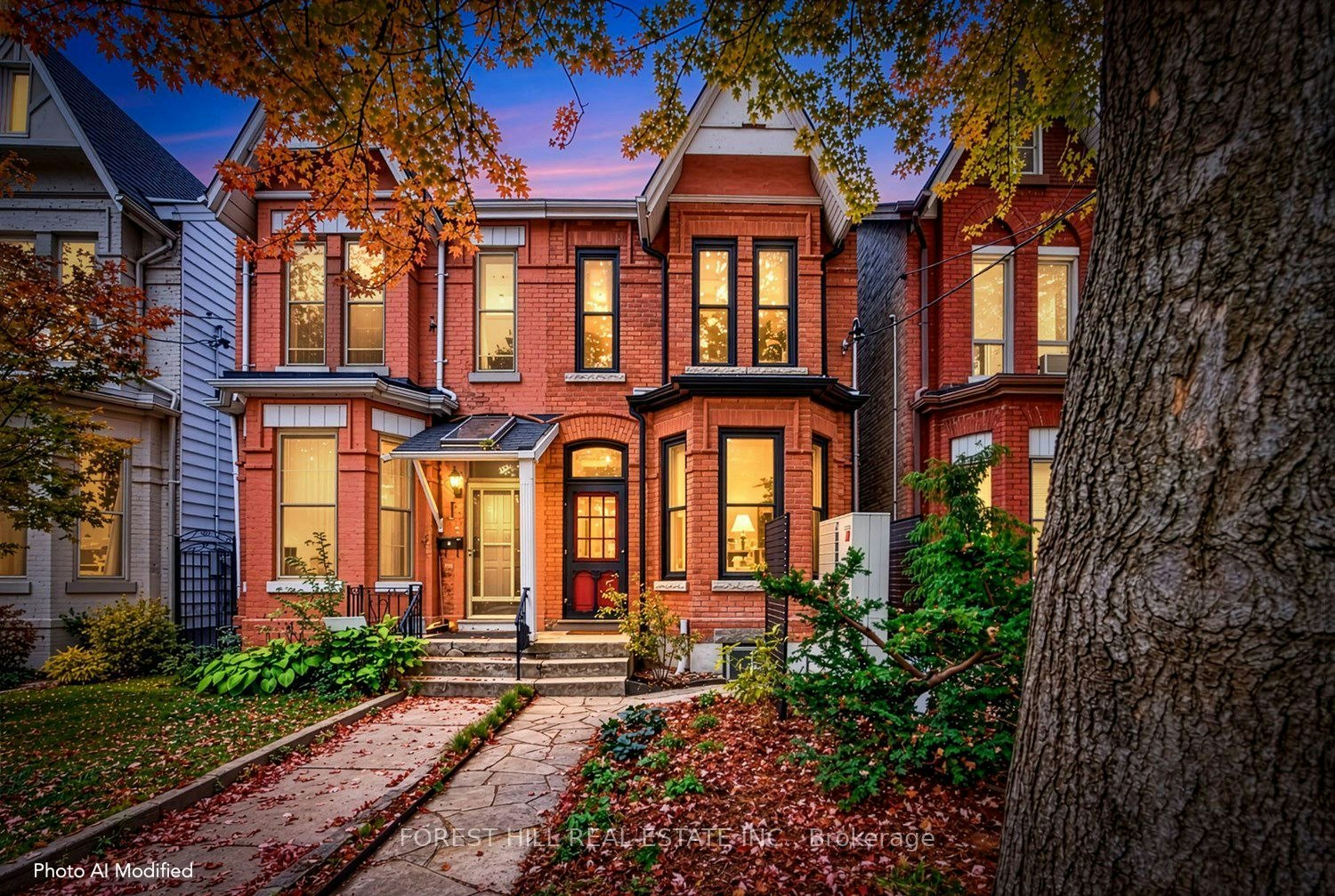 44 Russell Street, Toronto, ON, M5S 1B7