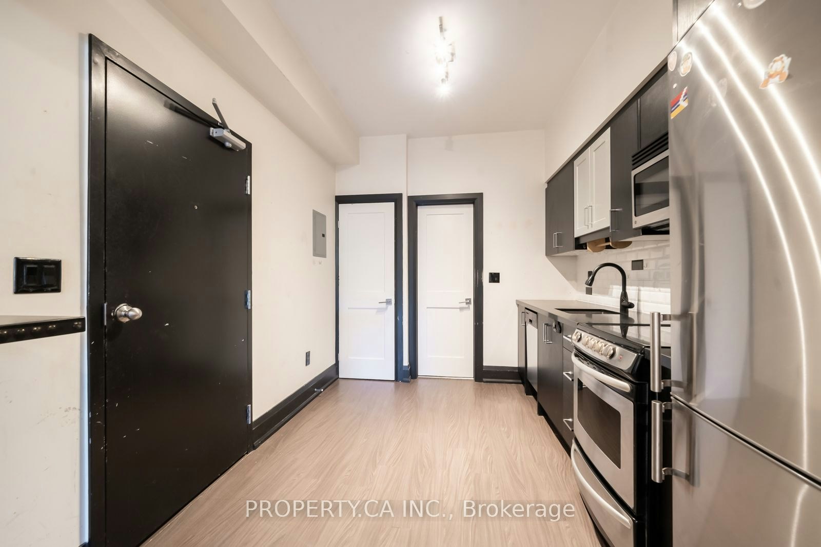 3-960 Queen Street W, Toronto, ON, M6J 1G8 - 4