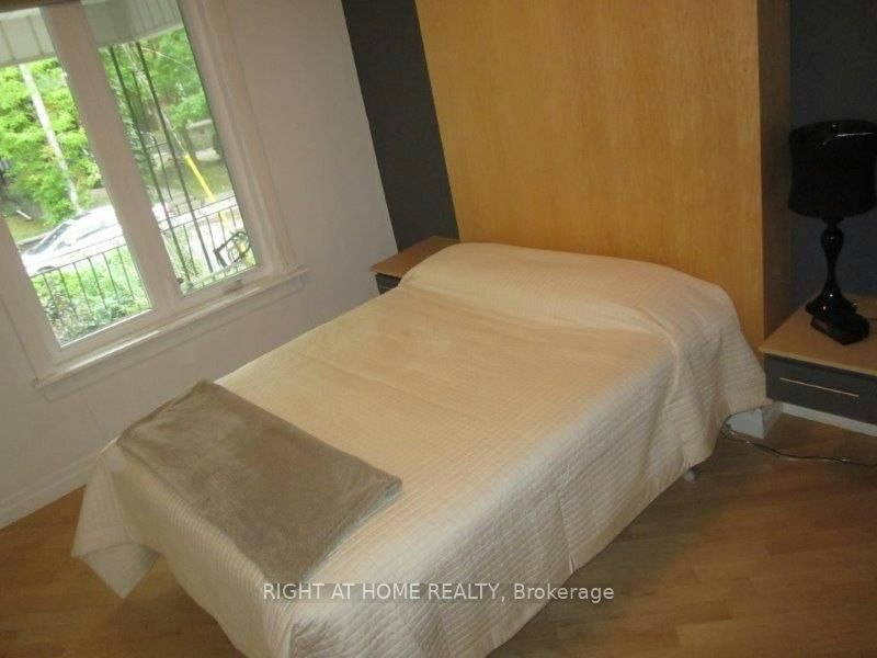 Main-261 Grace Street, Toronto, ON, M6G 3A7 - 8