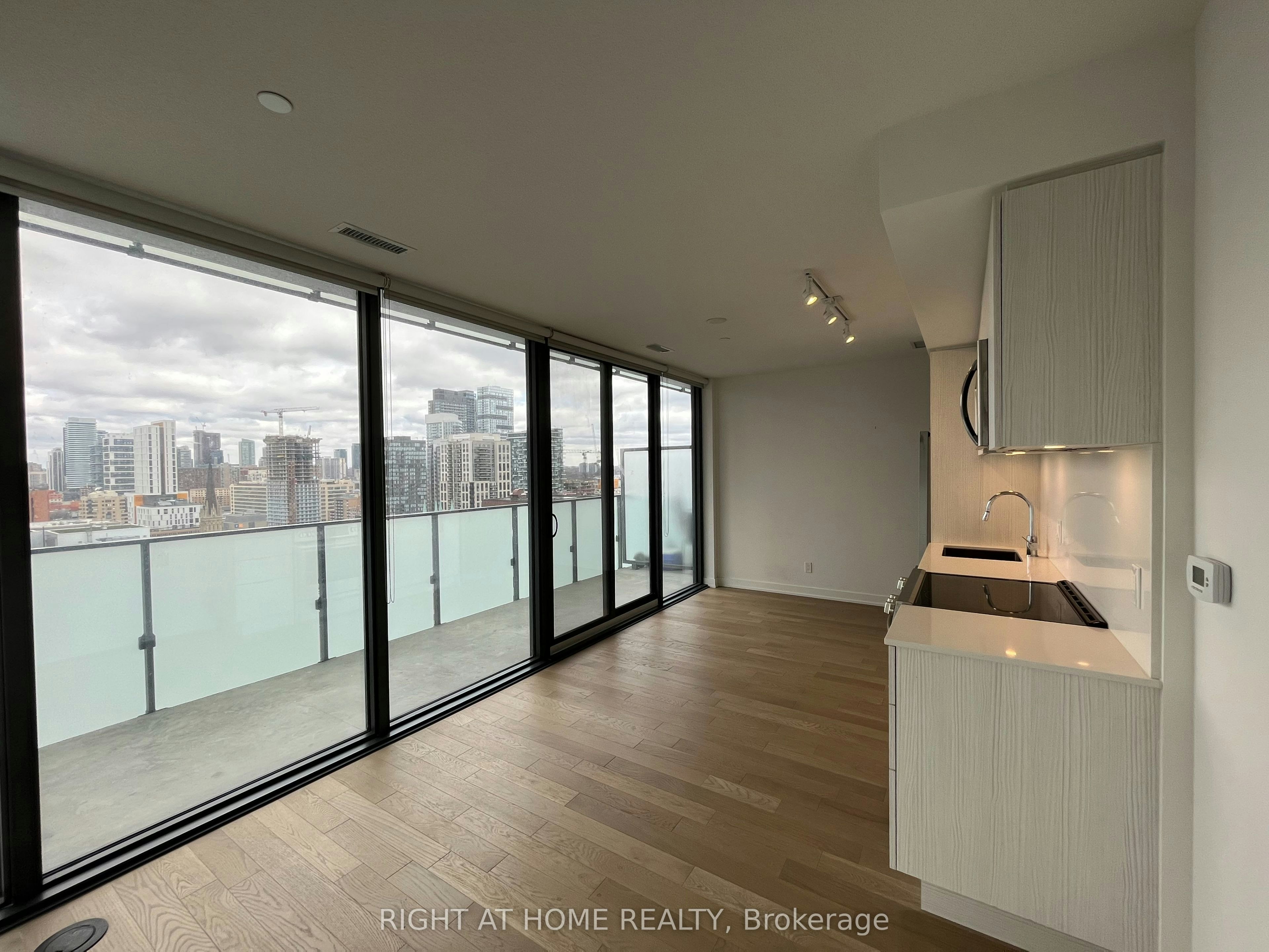 2112-25 Richmond Street E, Toronto, ON, M5C 0A6 - 6