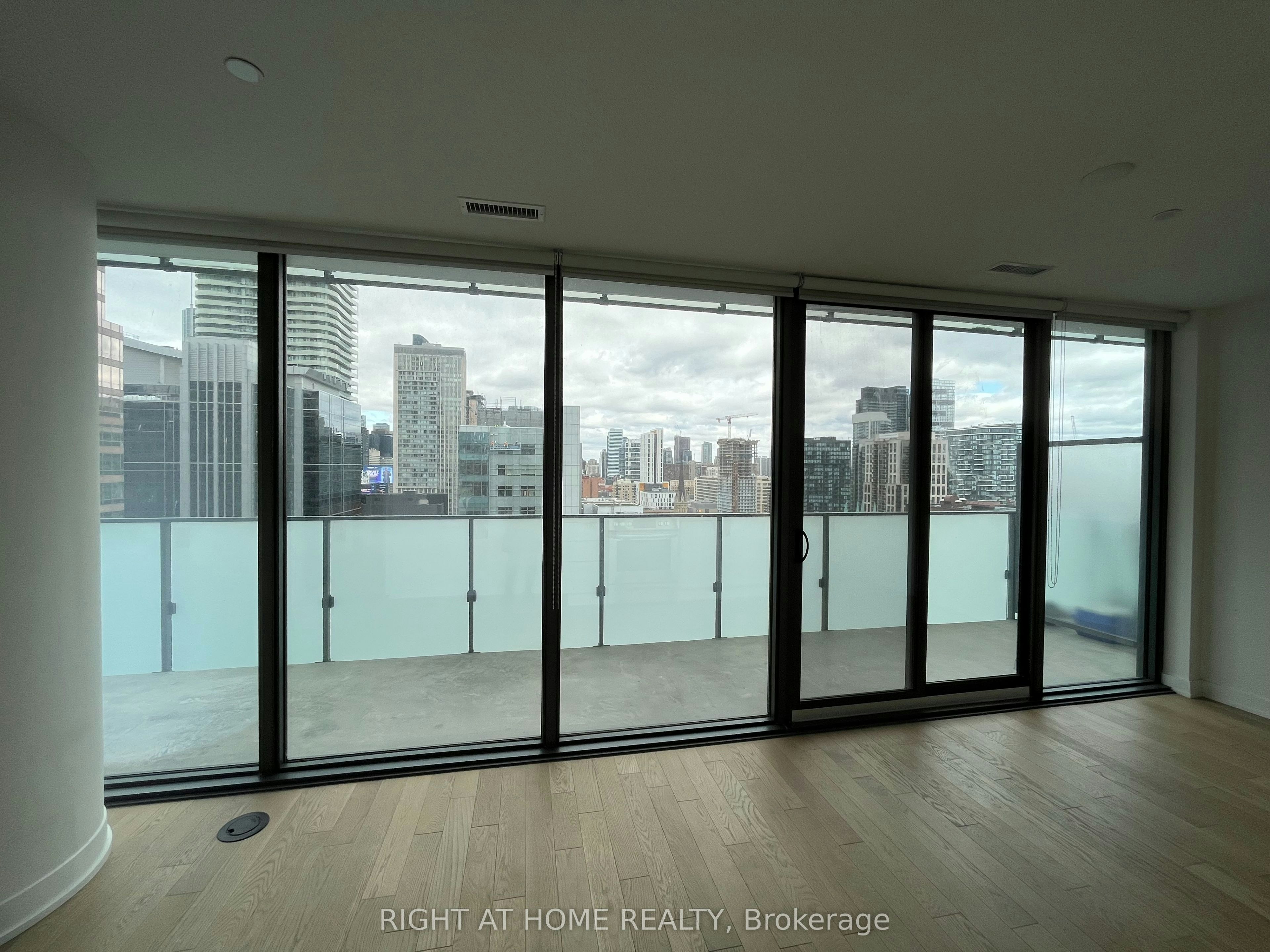 2112-25 Richmond Street E, Toronto, ON, M5C 0A6 - 7
