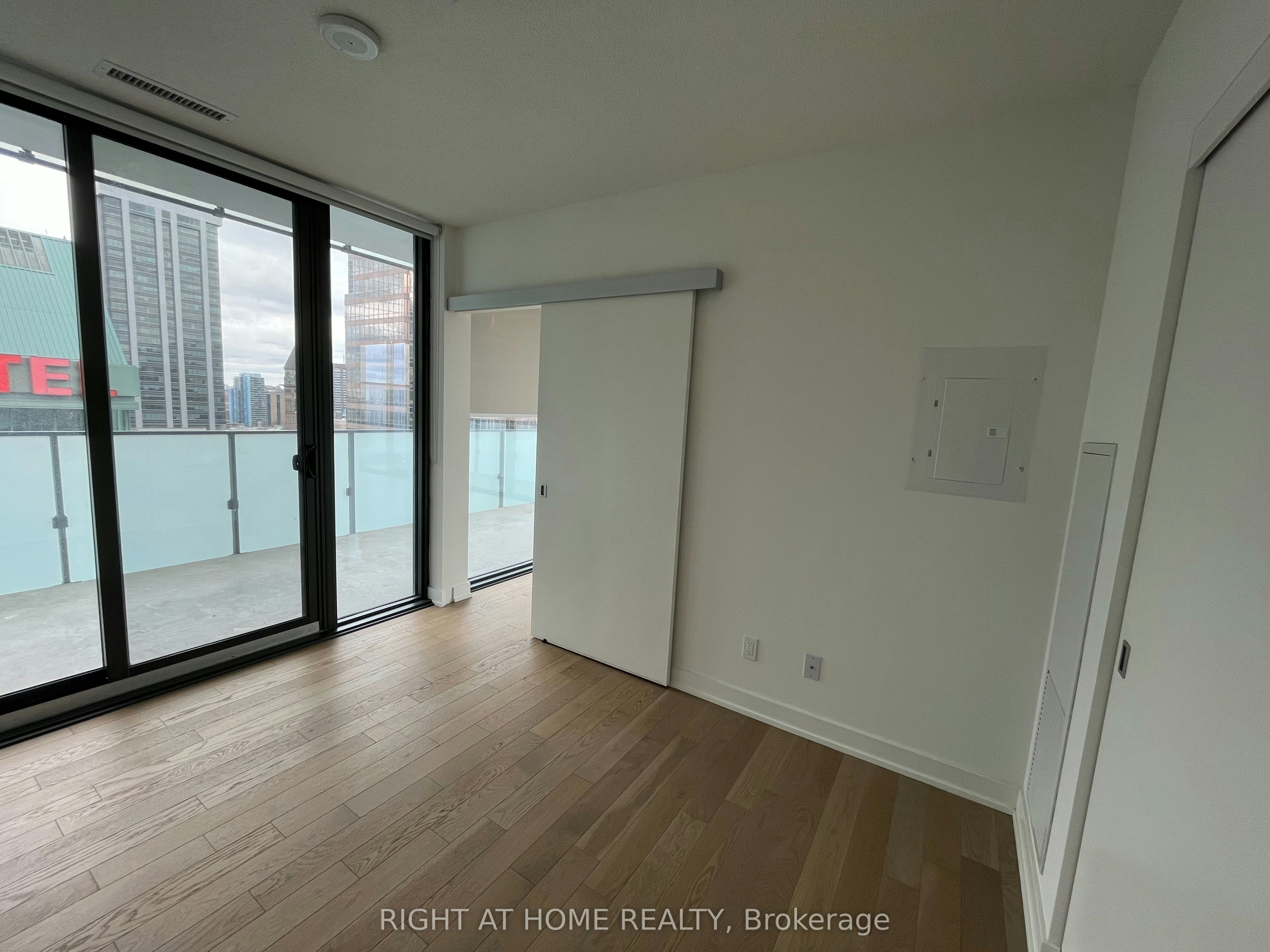 2112-25 Richmond Street E, Toronto, ON, M5C 0A6 - 8