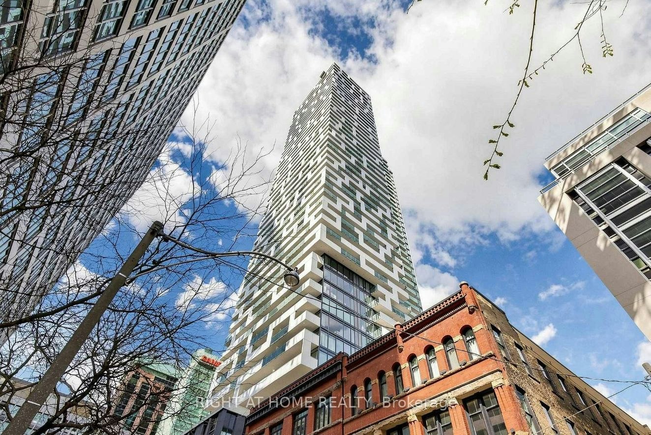 2112-25 Richmond Street E, Toronto, ON, M5C 0A6