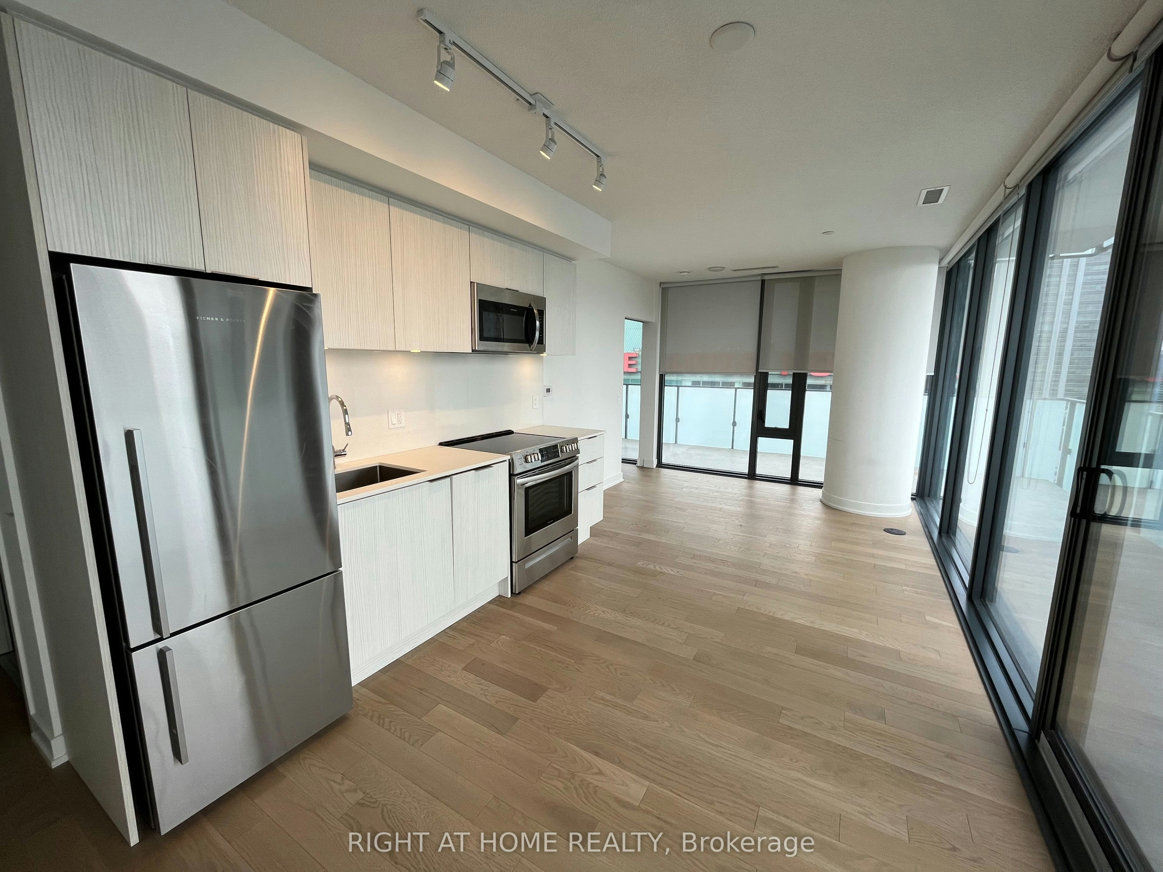 2112-25 Richmond Street E, Toronto, ON, M5C 0A6 - 2