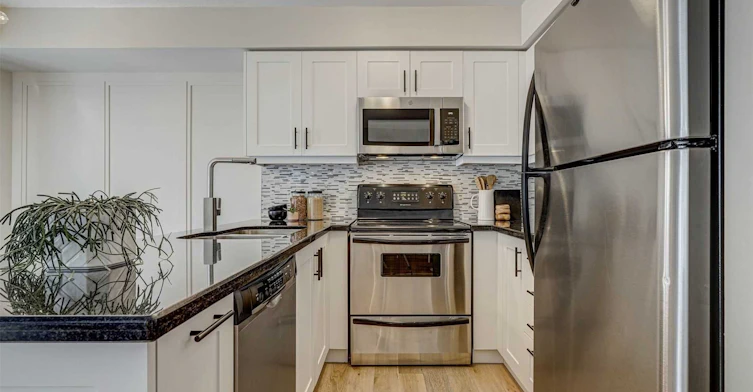 434-34 Western Battery Road, Toronto, ON, M6K 3N9 - 5