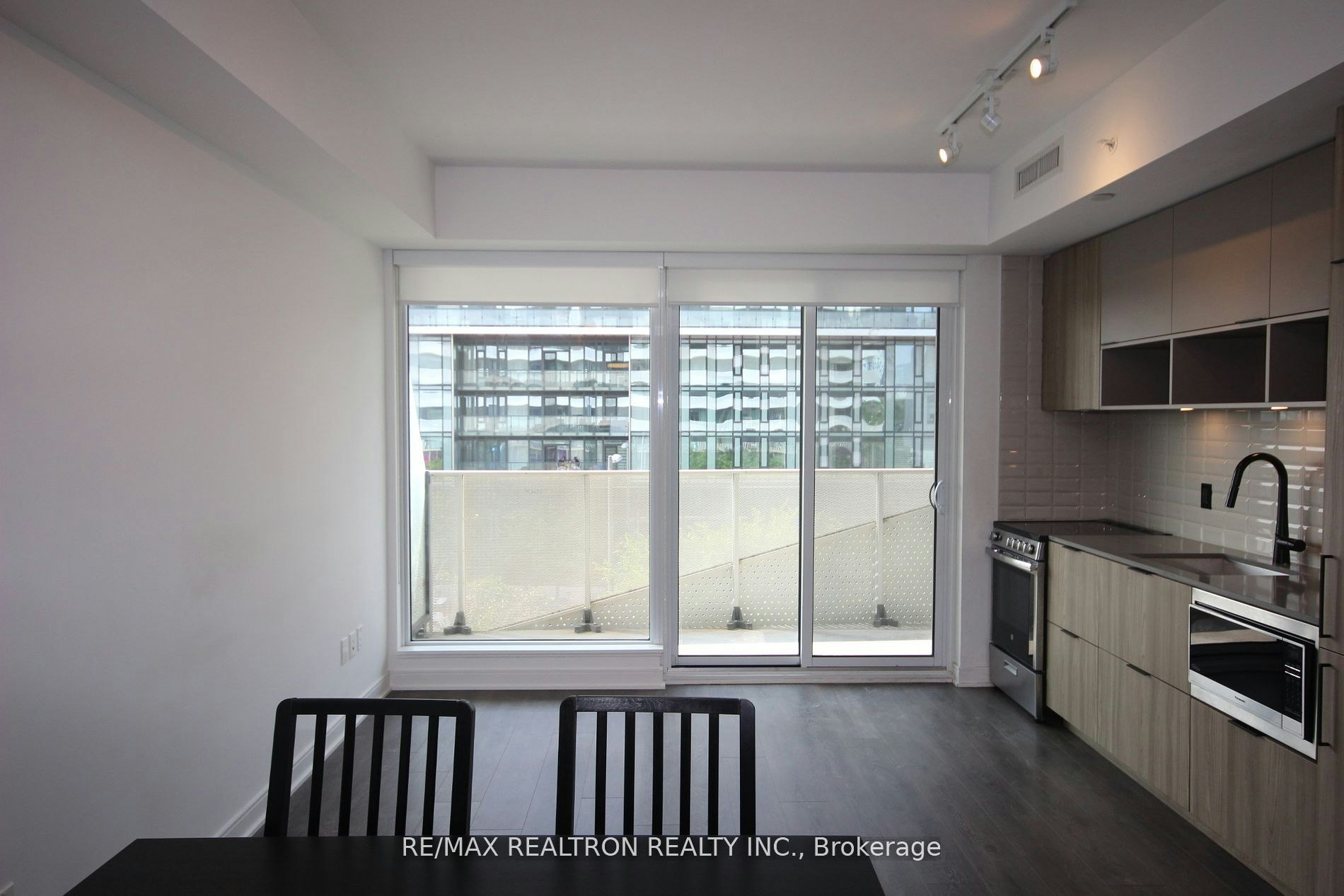 407-60 Tannery Road, Toronto, ON, M5A 0S8 - 9