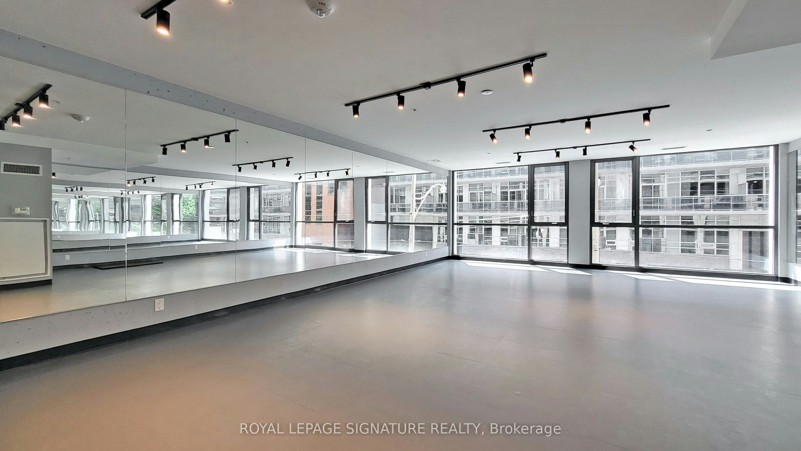 203-39 Brant Street, Toronto, ON, M5V 0M8 - 14