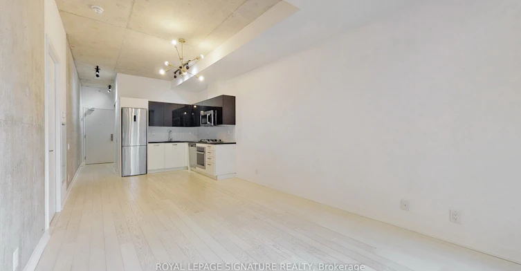 203-39 Brant Street, Toronto, ON, M5V 0M8 - 4