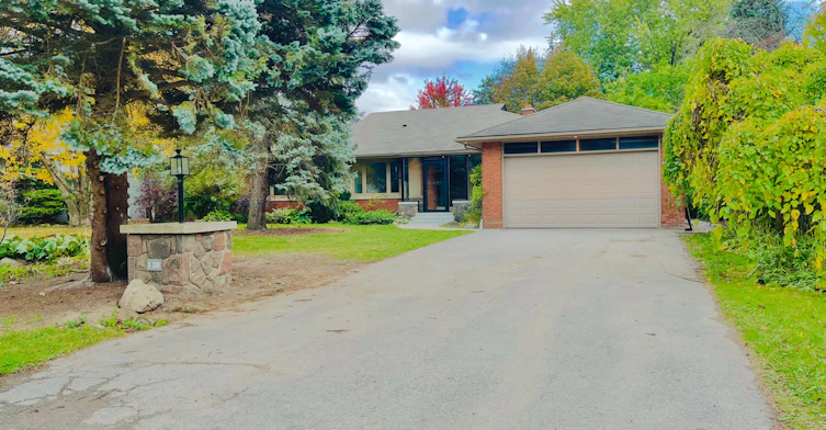14 Rollscourt Drive, Toronto, ON, M2L 1X5
