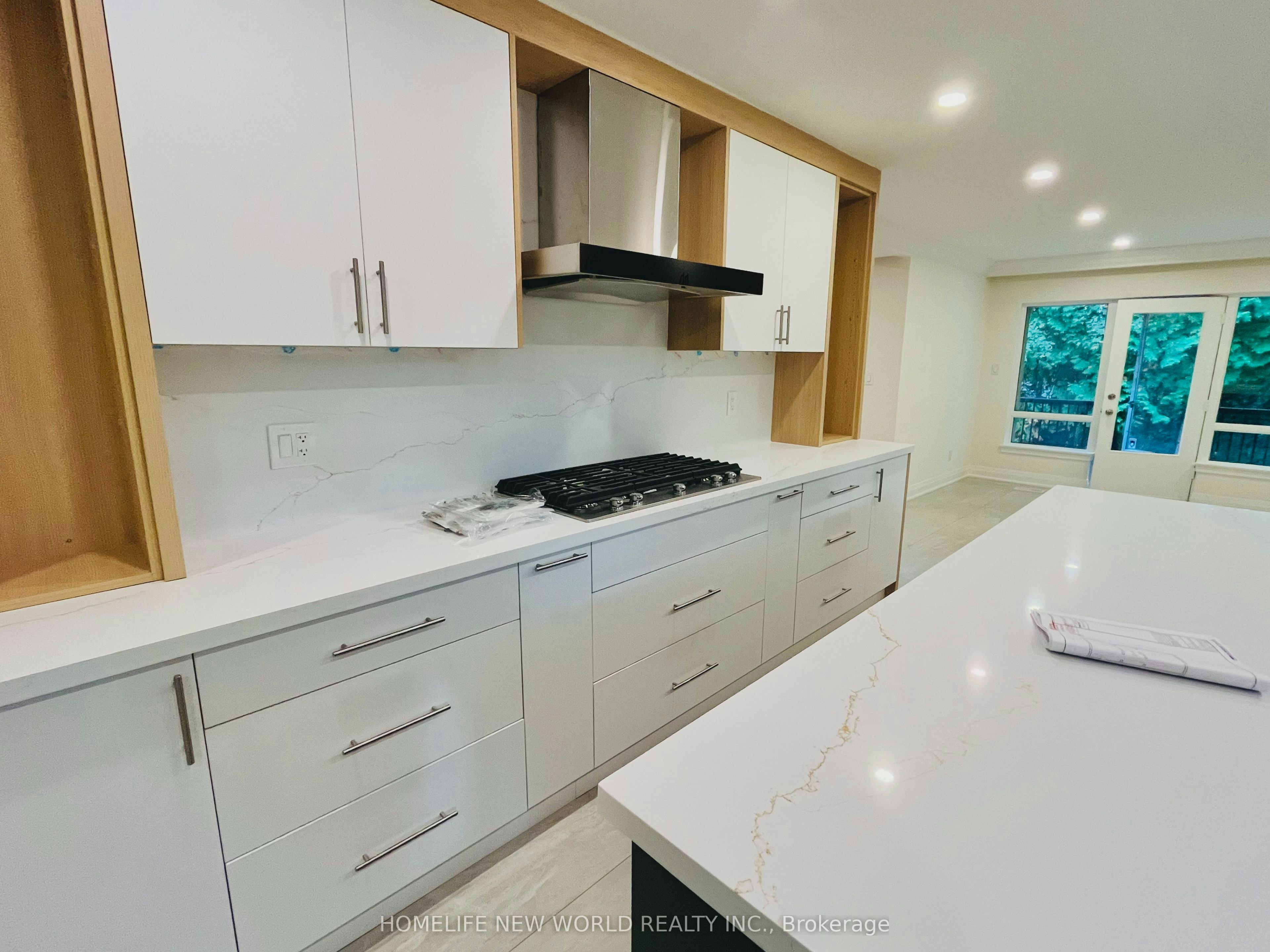 14 Rollscourt Drive, Toronto, ON, M2L 1X5 - 12