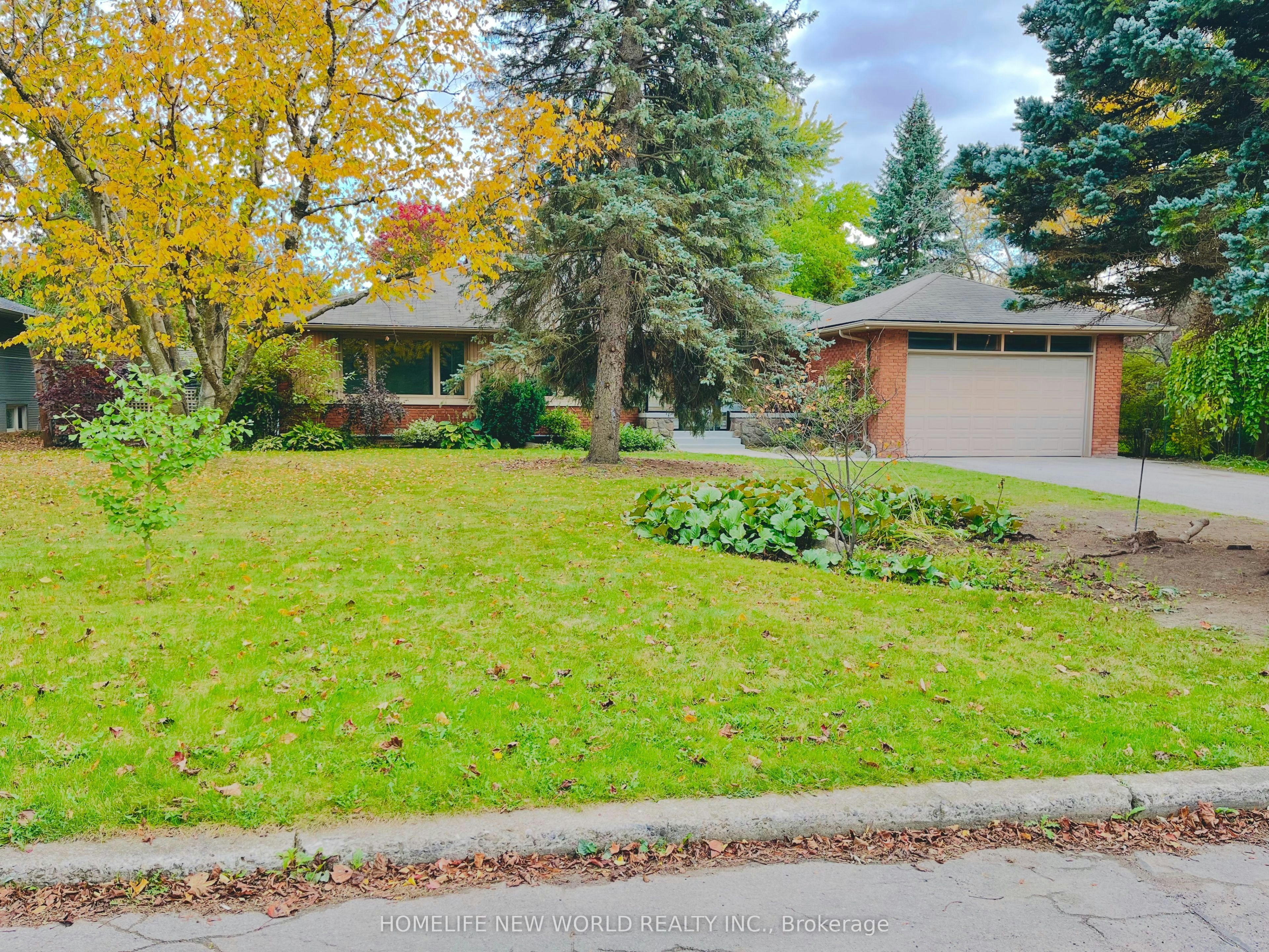 14 Rollscourt Drive, Toronto, ON, M2L 1X5 - 2