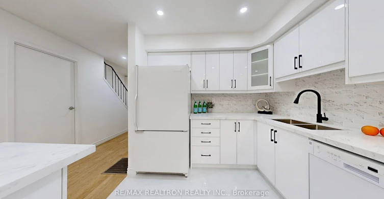 37 Woody Vine Way, Toronto, ON, M2J 4H5 - 10