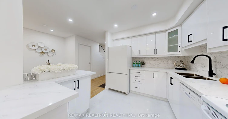 37 Woody Vine Way, Toronto, ON, M2J 4H5 - 11
