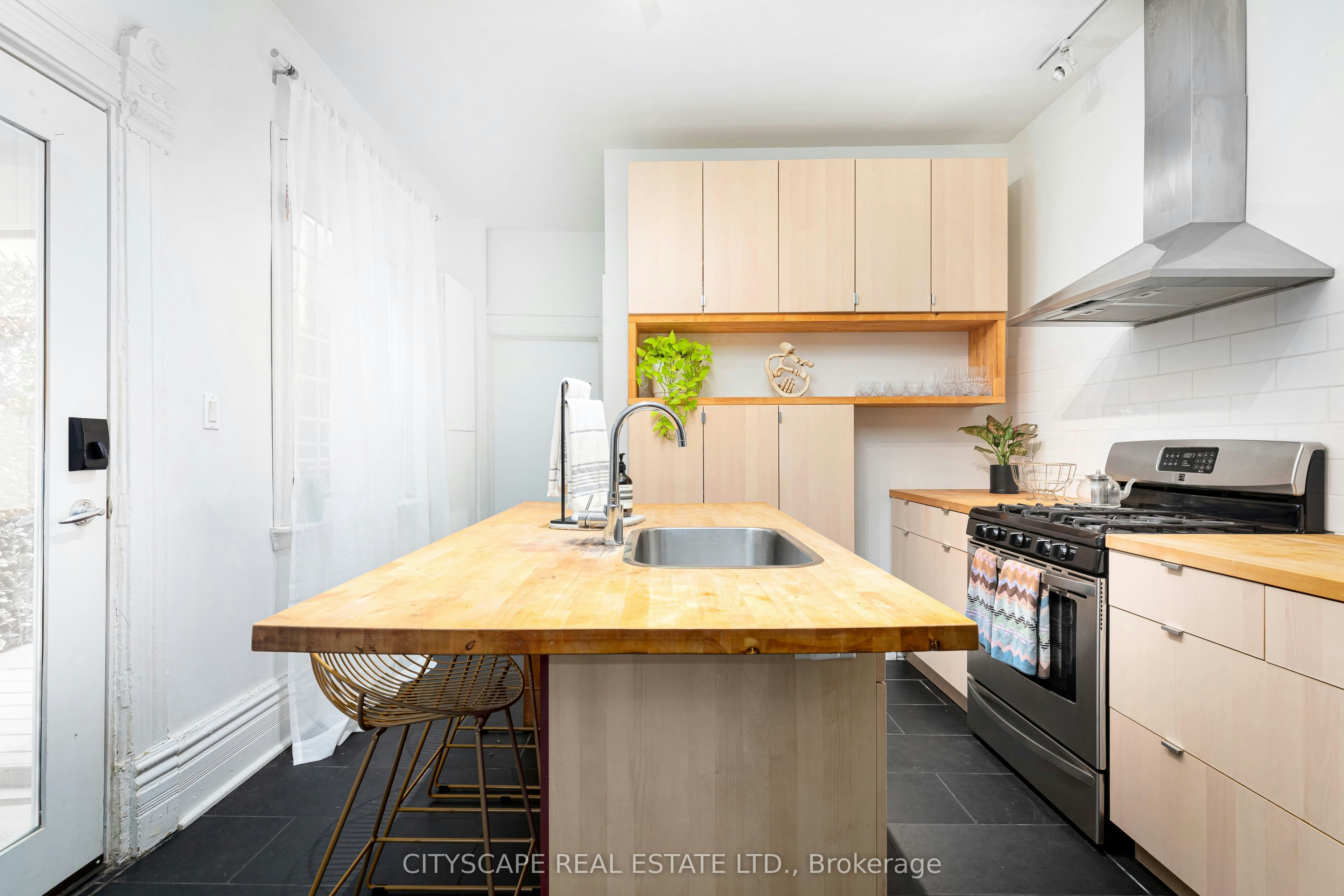 Main-752 Richmond Street W, Toronto, ON, M6J 1C5 - 12