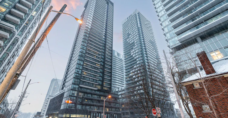 2403S-110 Broadway Avenue, Toronto, ON, M4P 1V7