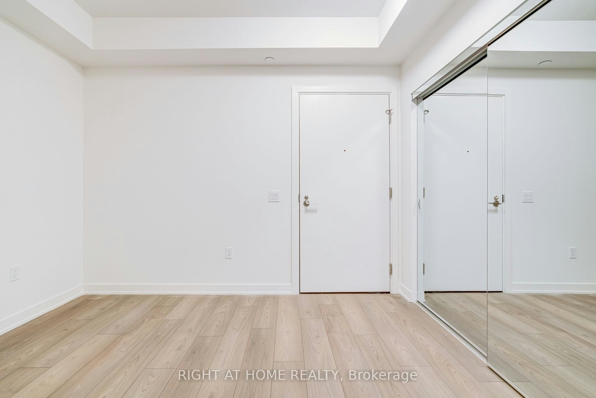 2403S-110 Broadway Avenue, Toronto, ON, M4P 1V7 - 4