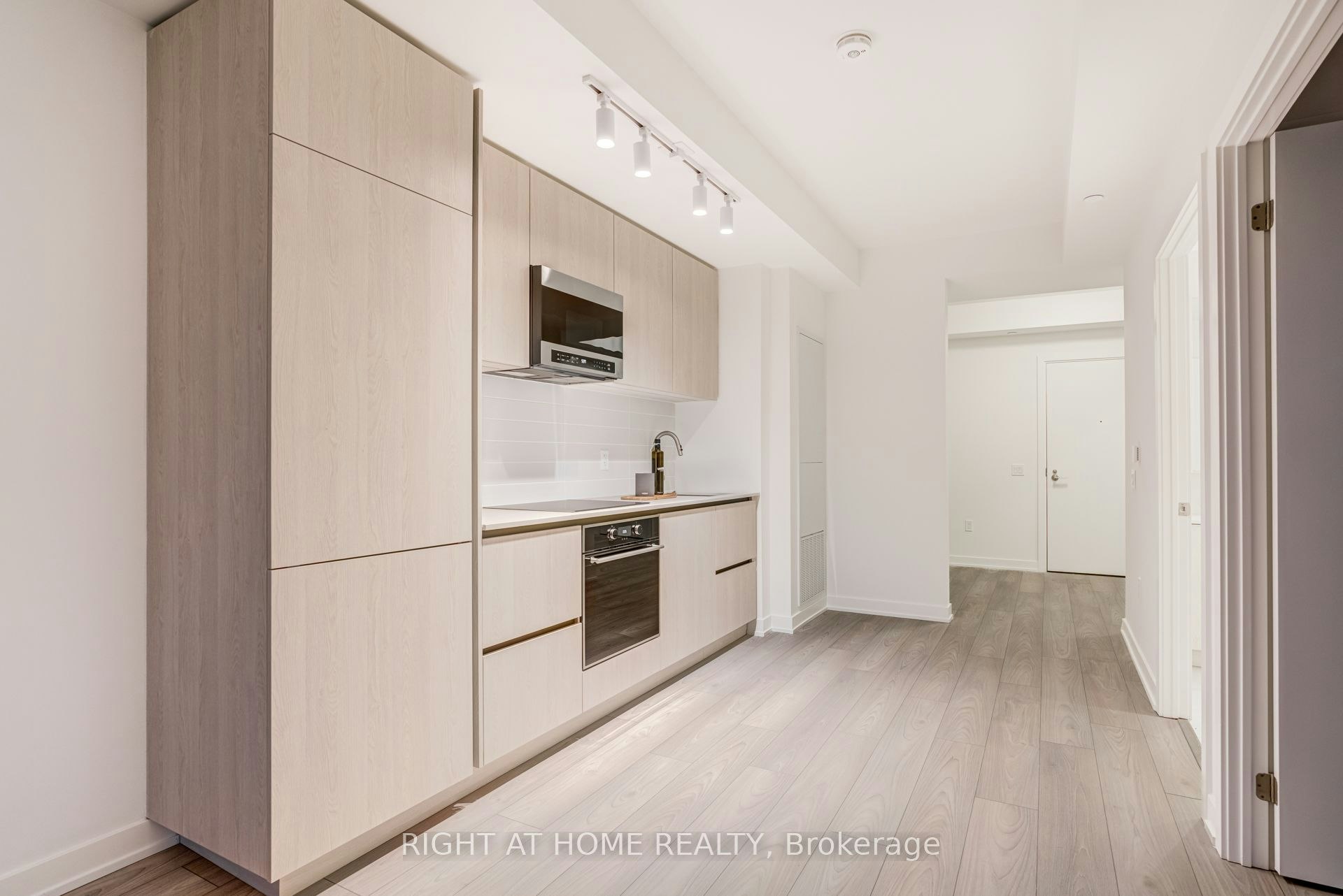 2403S-110 Broadway Avenue, Toronto, ON, M4P 1V7 - 10
