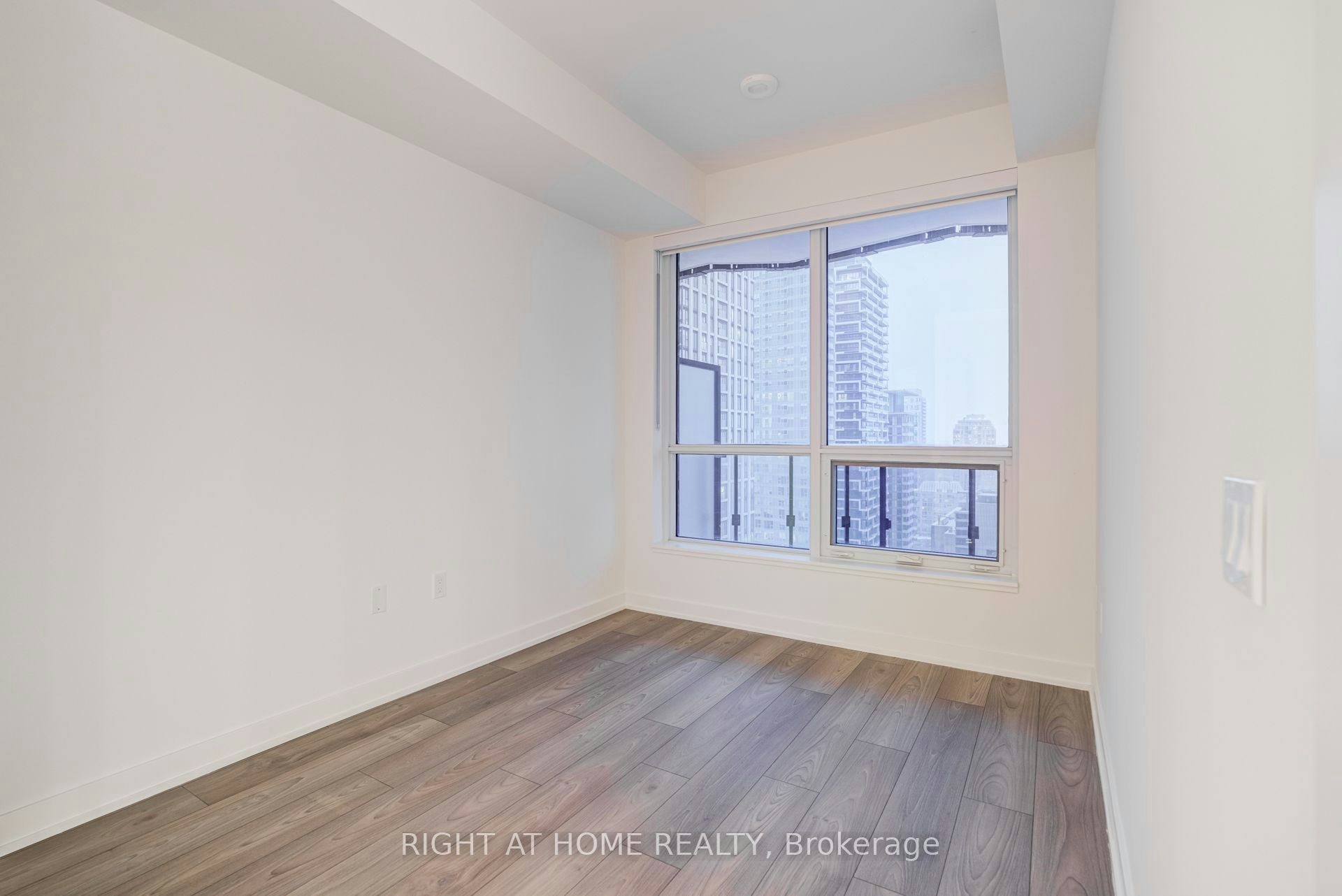 2403S-110 Broadway Avenue, Toronto, ON, M4P 1V7 - 16