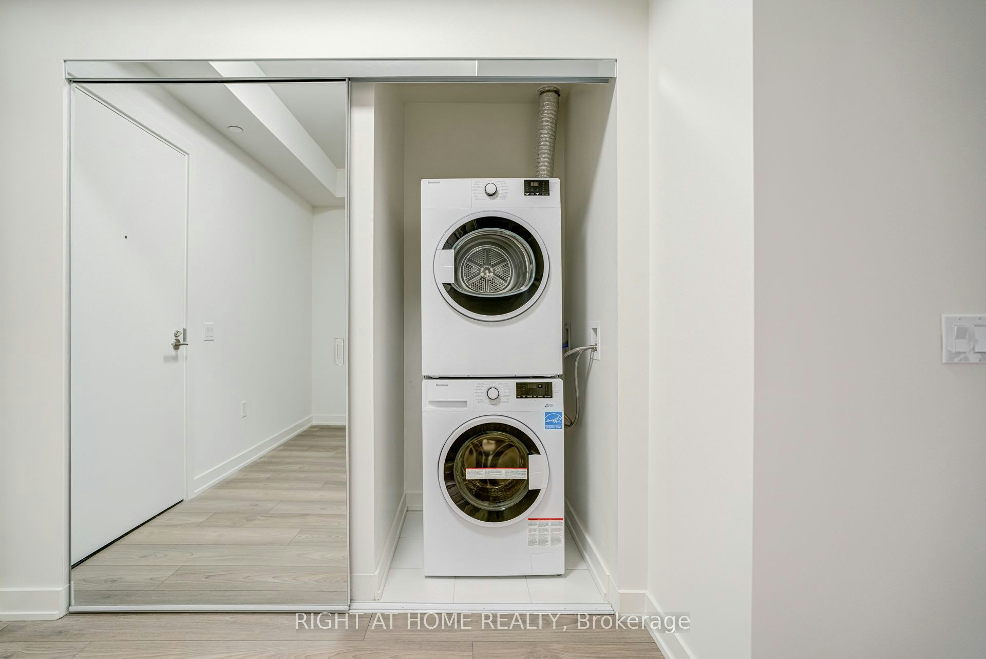 2403S-110 Broadway Avenue, Toronto, ON, M4P 1V7 - 22