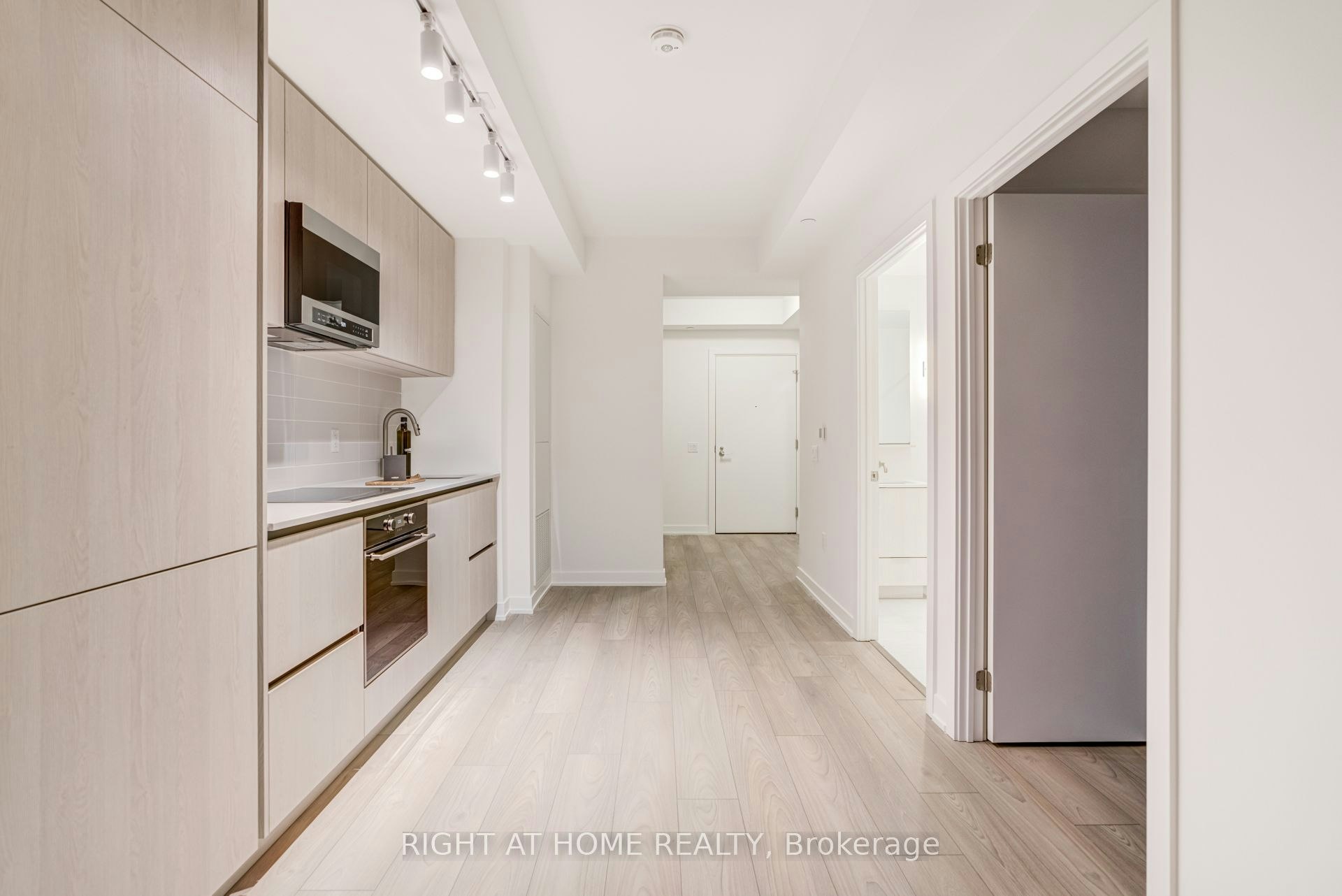 2403S-110 Broadway Avenue, Toronto, ON, M4P 1V7 - 11