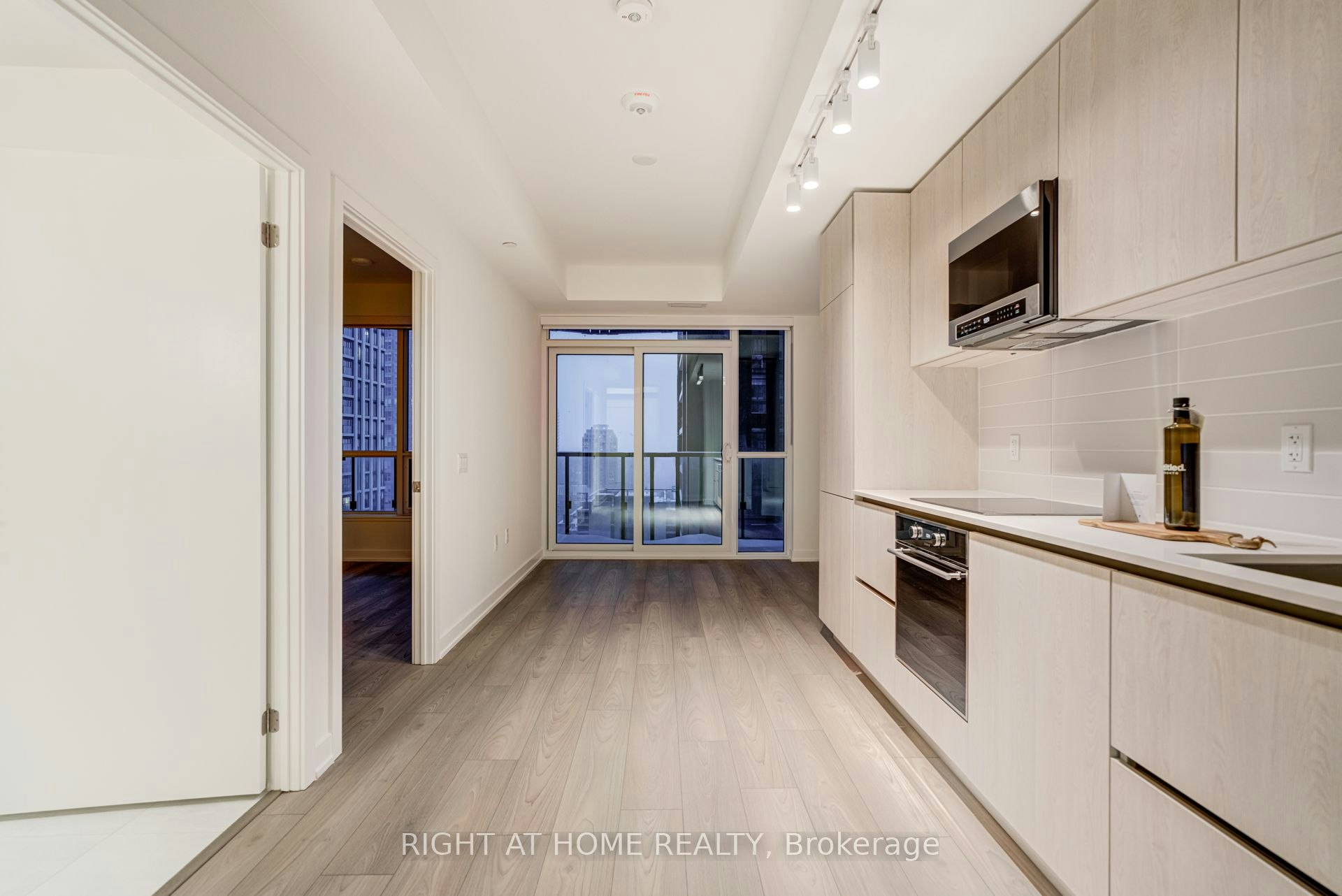 2403S-110 Broadway Avenue, Toronto, ON, M4P 1V7 - 8