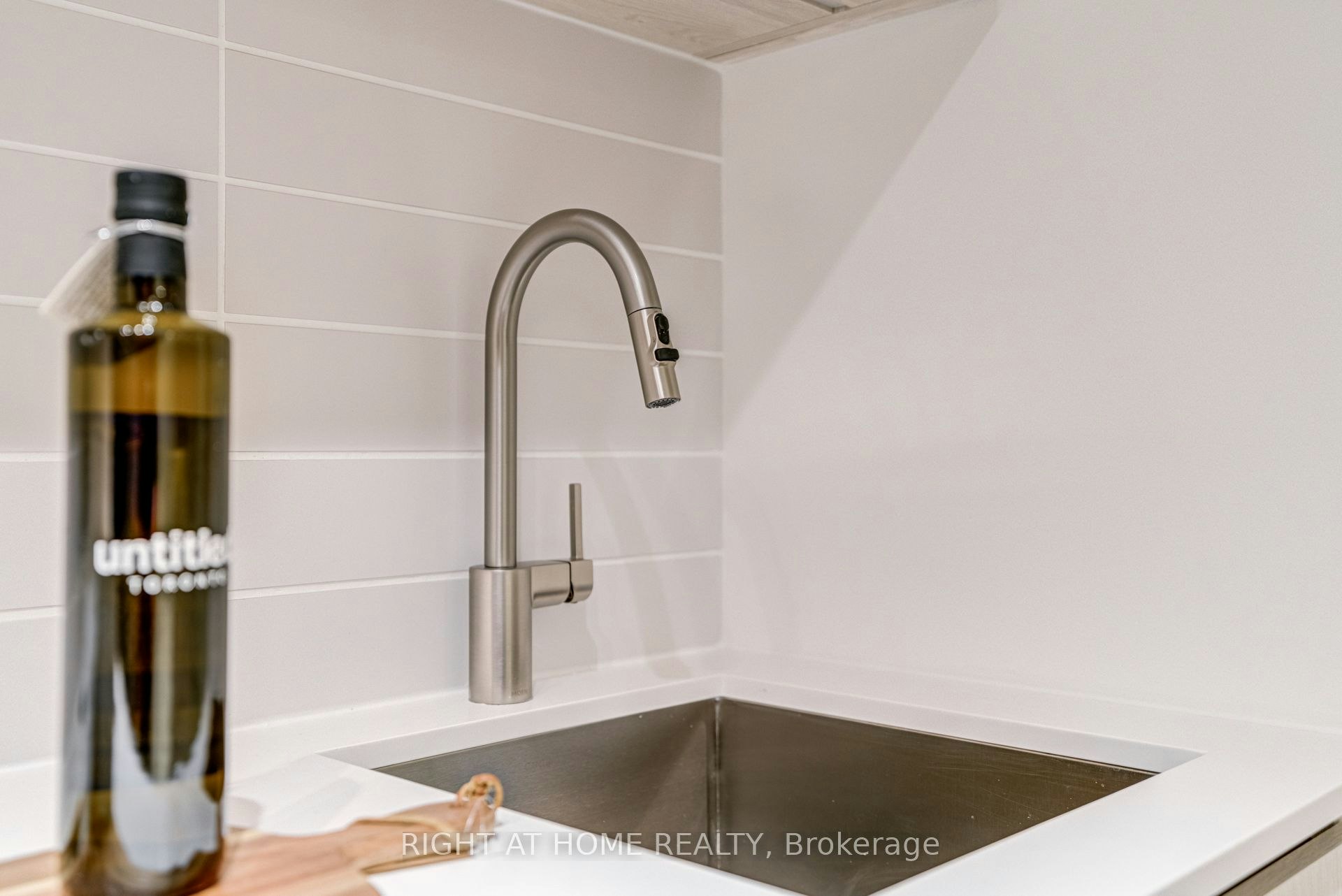 2403S-110 Broadway Avenue, Toronto, ON, M4P 1V7 - 12