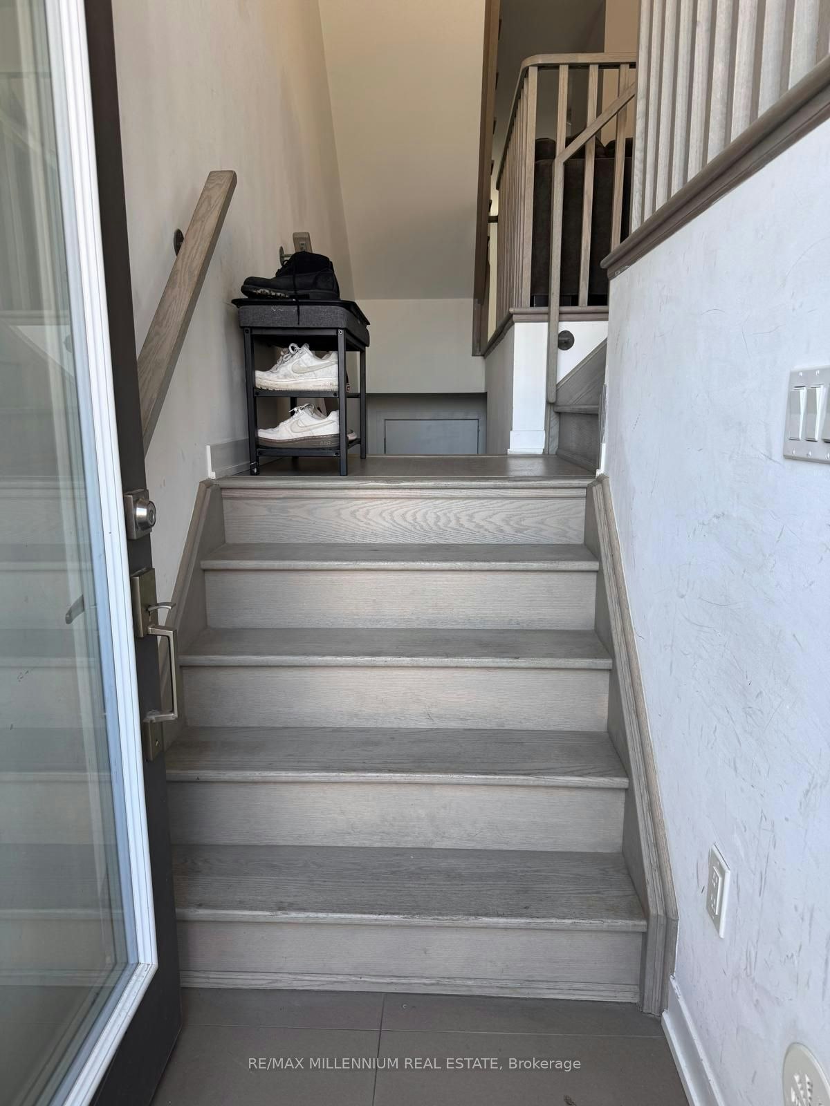 54 Hooyo Terrace, Toronto, ON, M6A 0G1 - 3