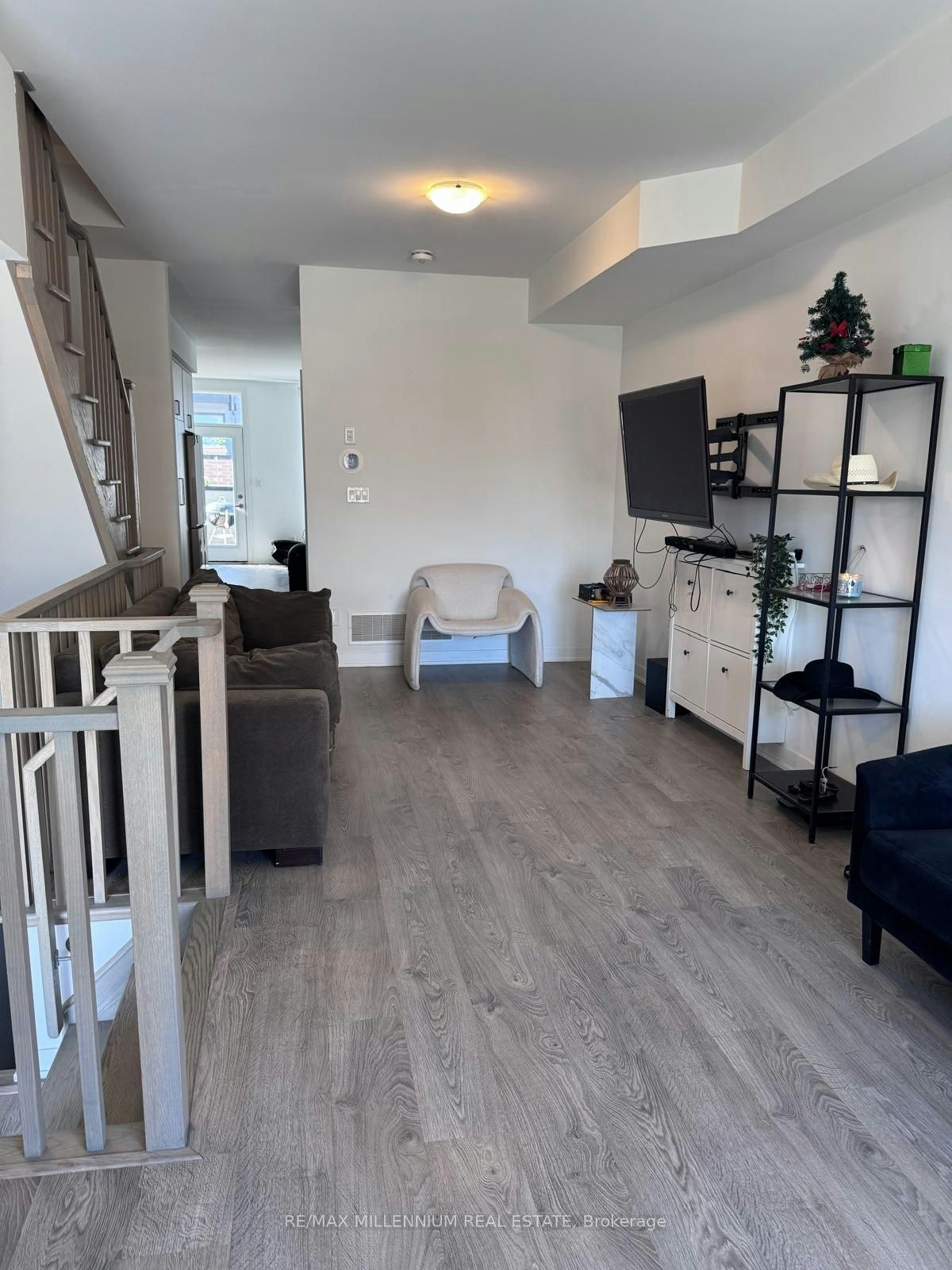 54 Hooyo Terrace, Toronto, ON, M6A 0G1 - 4