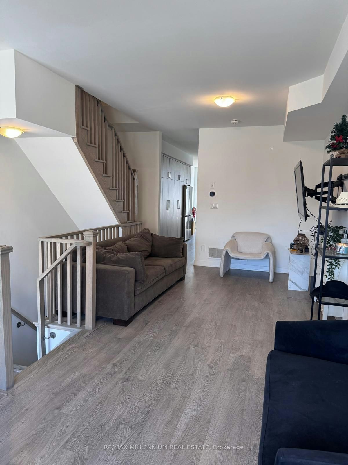 54 Hooyo Terrace, Toronto, ON, M6A 0G1 - 5