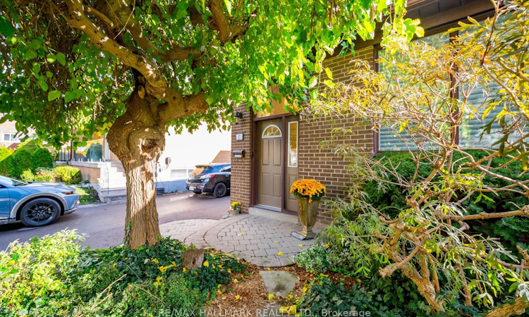 27 Pinebrook Avenue