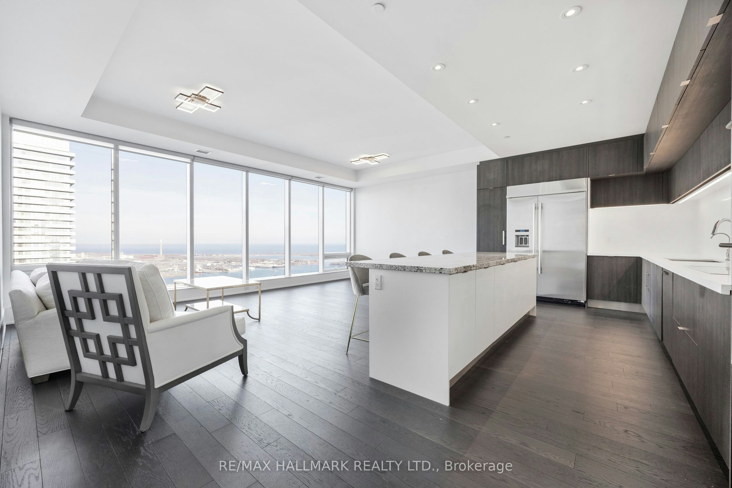 6403-10 York Street, Toronto, ON, M5J 0E1 - 3