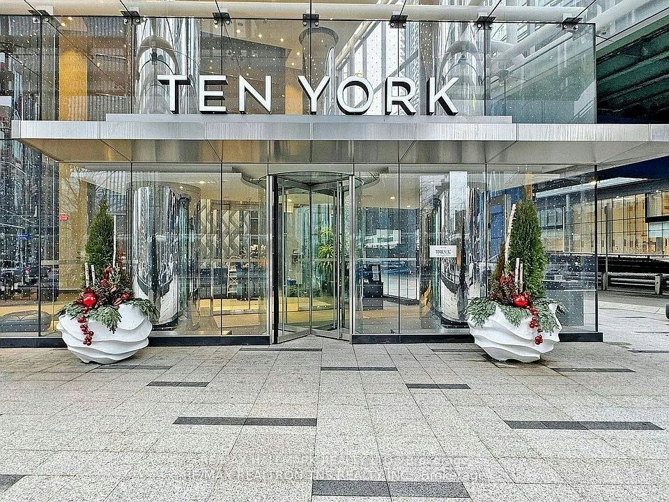 6403-10 York Street, Toronto, ON, M5J 0E1 - 2