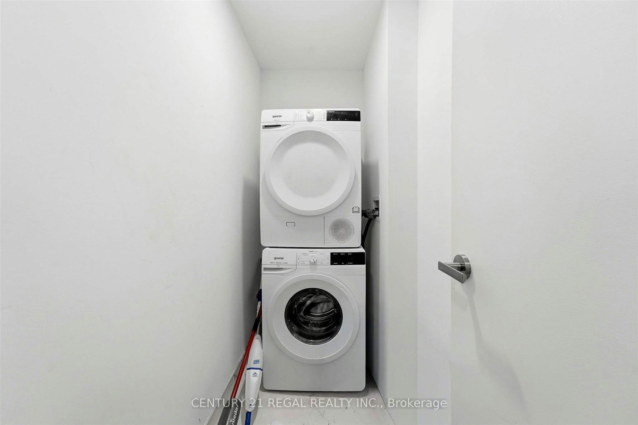 1915-88 Queen Street E, Toronto, ON, M5C 0B6 - 17