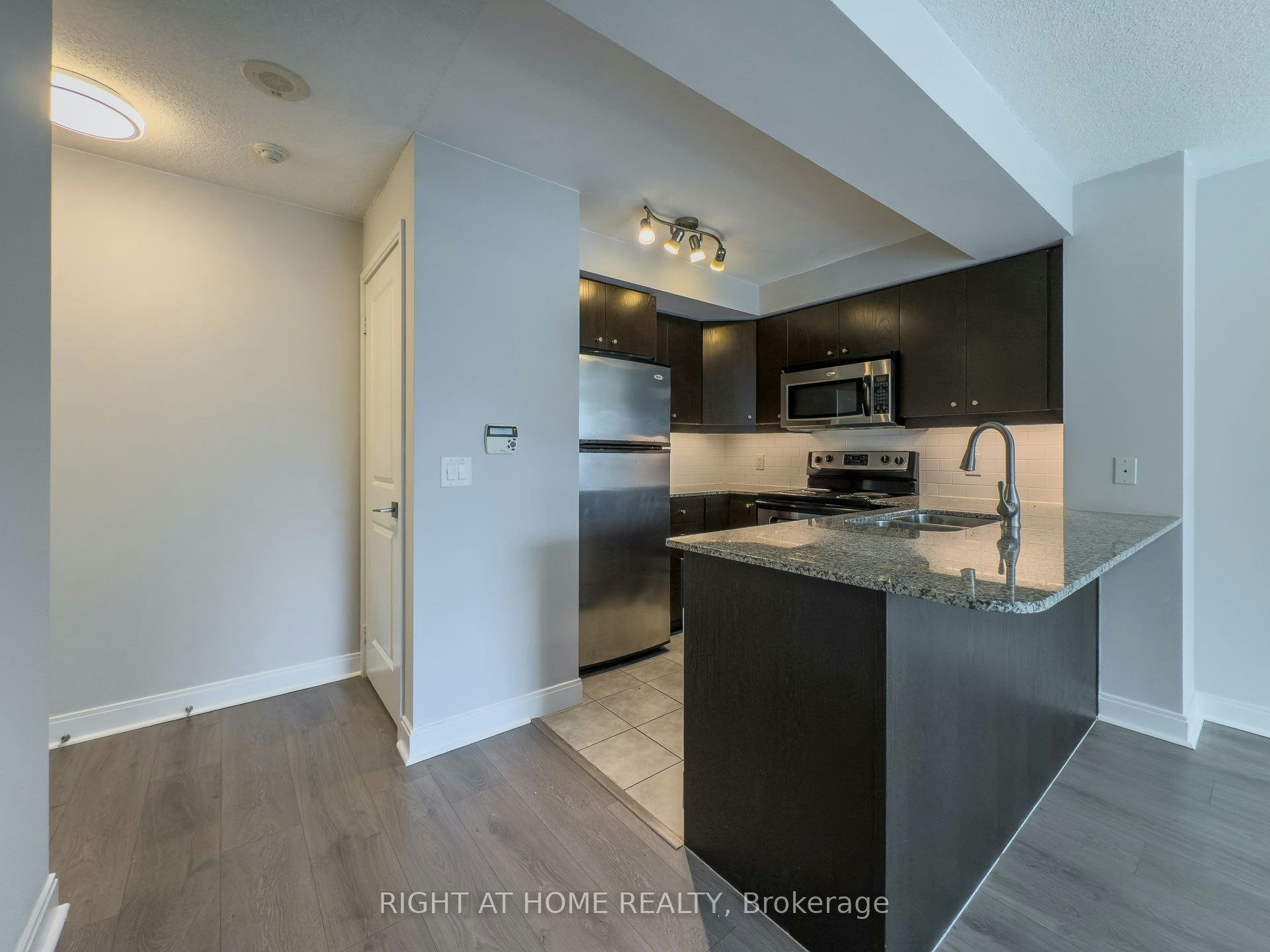 806-1 Scott Street, Toronto, ON, M5E 1A1 - 18