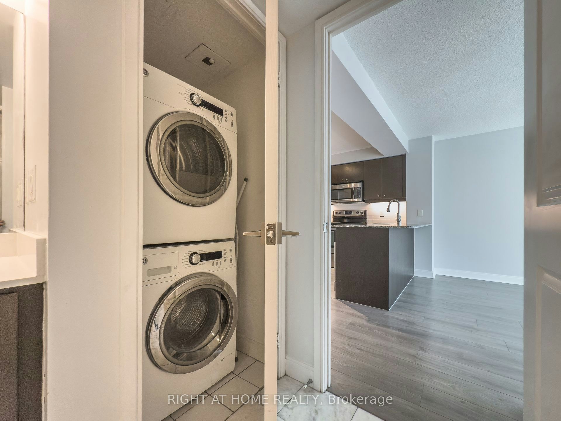 806-1 Scott Street, Toronto, ON, M5E 1A1 - 23