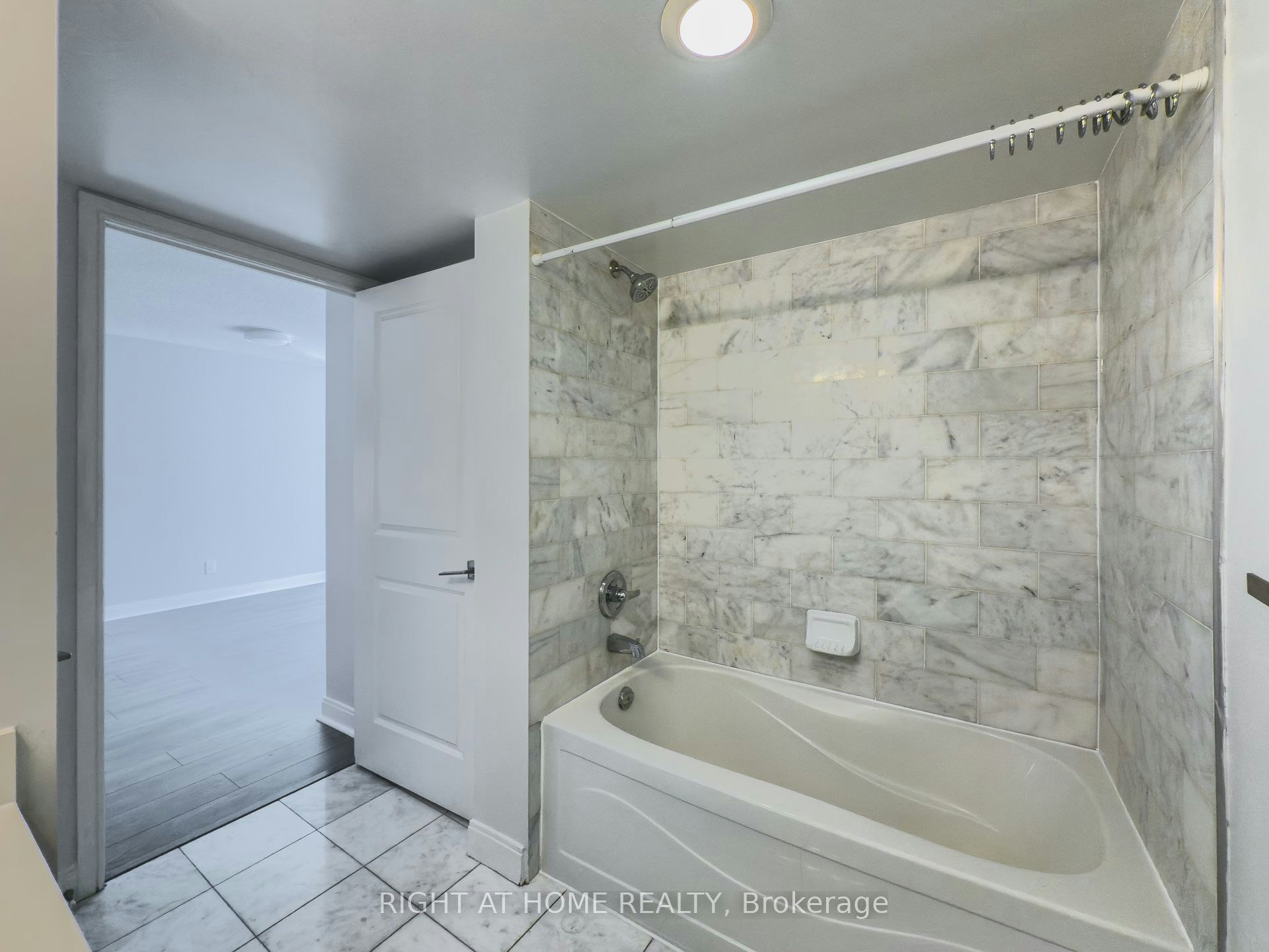 806-1 Scott Street, Toronto, ON, M5E 1A1 - 21