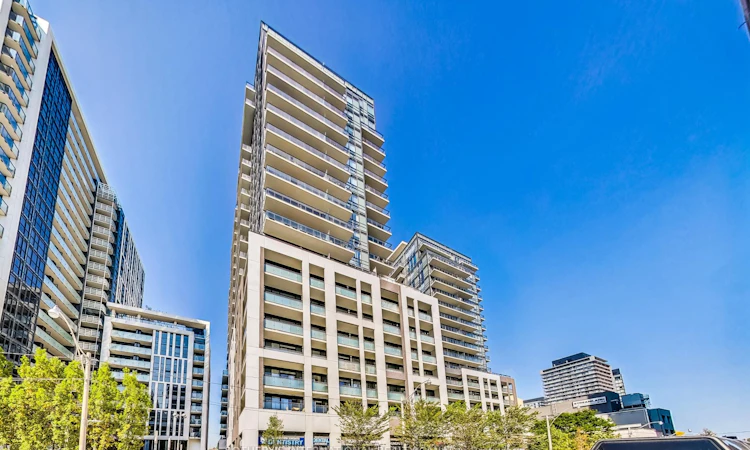 1122-460 Adelaide Street E