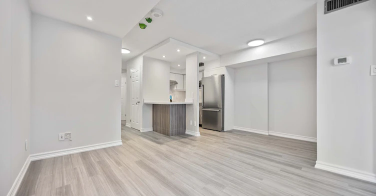 2205-55 Centre Avenue, Toronto, ON, M5G 2H5 - 6