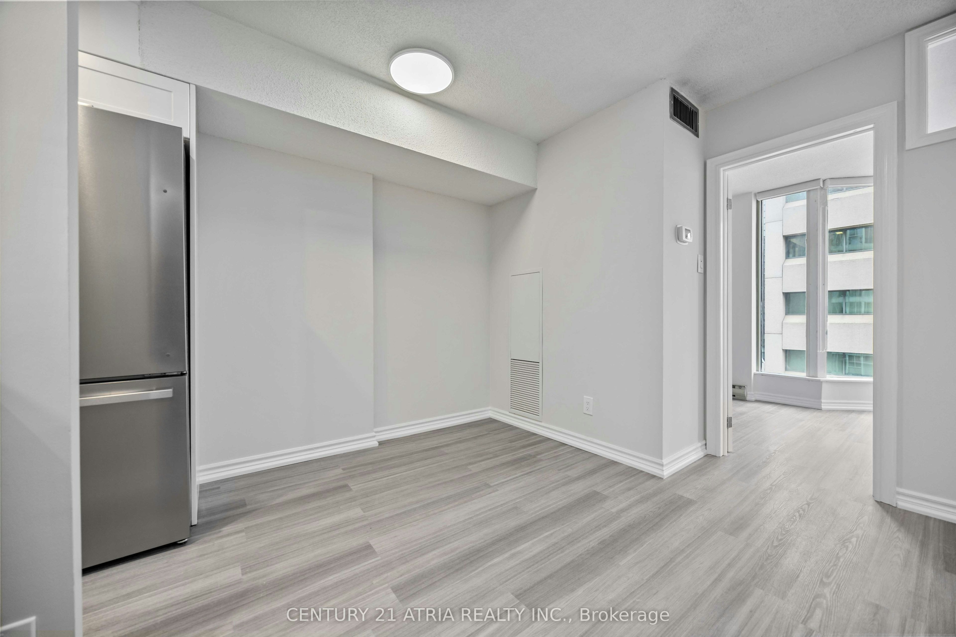 2205-55 Centre Avenue, Toronto, ON, M5G 2H5 - 10