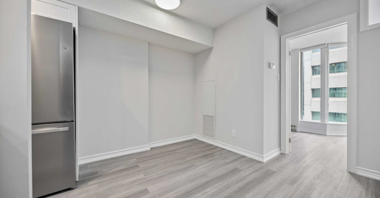 2205-55 Centre Avenue, Toronto, ON, M5G 2H5 - 10