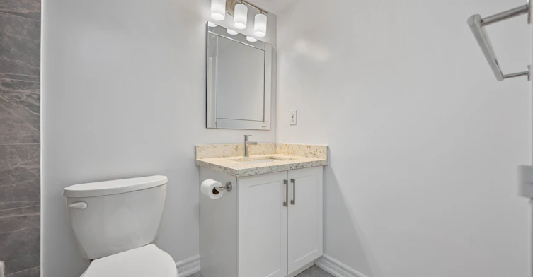 2205-55 Centre Avenue, Toronto, ON, M5G 2H5 - 18