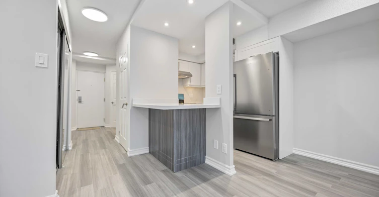 2205-55 Centre Avenue, Toronto, ON, M5G 2H5 - 7